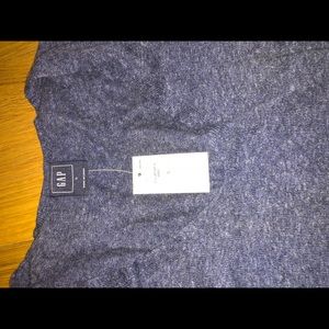 Gap sweater